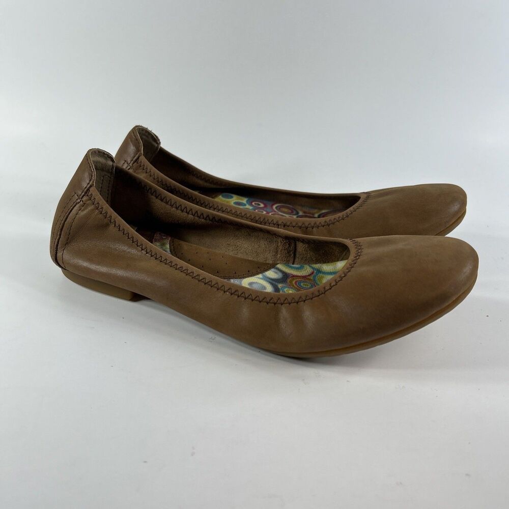Born Women's Julianne Flat Size 10M Brown Tan Leather Ballet Shoe